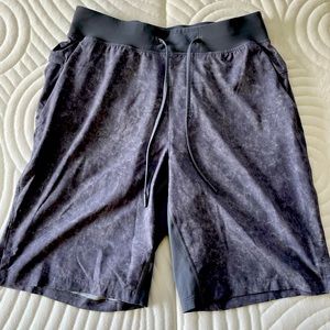 LULULEMON T.H.E Mens shorts linerless 9”
